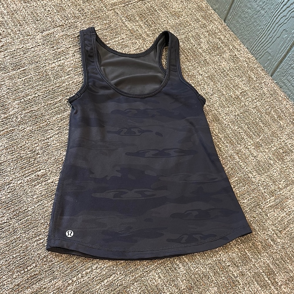 lululemon athletica fitted tank - size 4